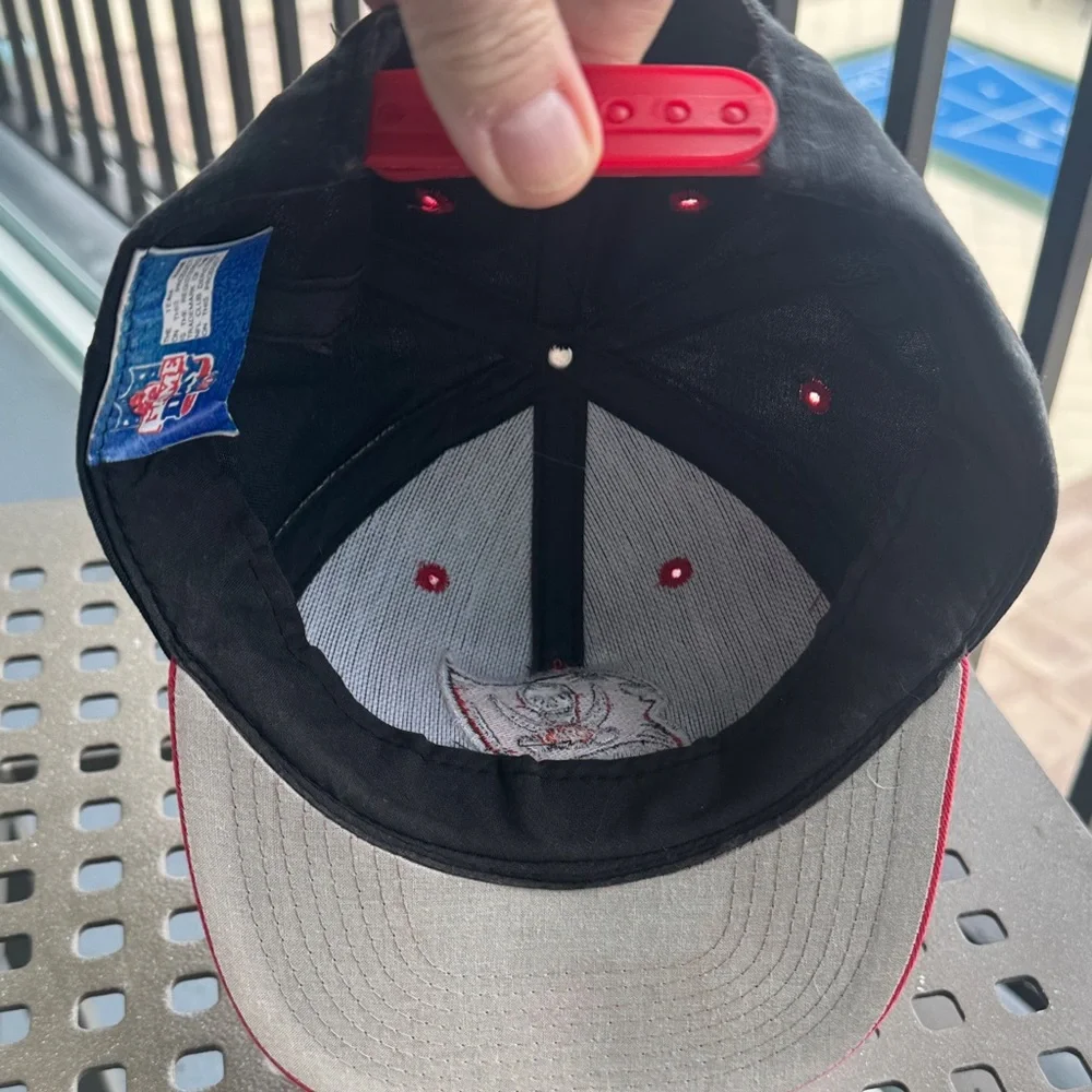 NFL embroidered Buccaneers Black and Red baseball game day Hat